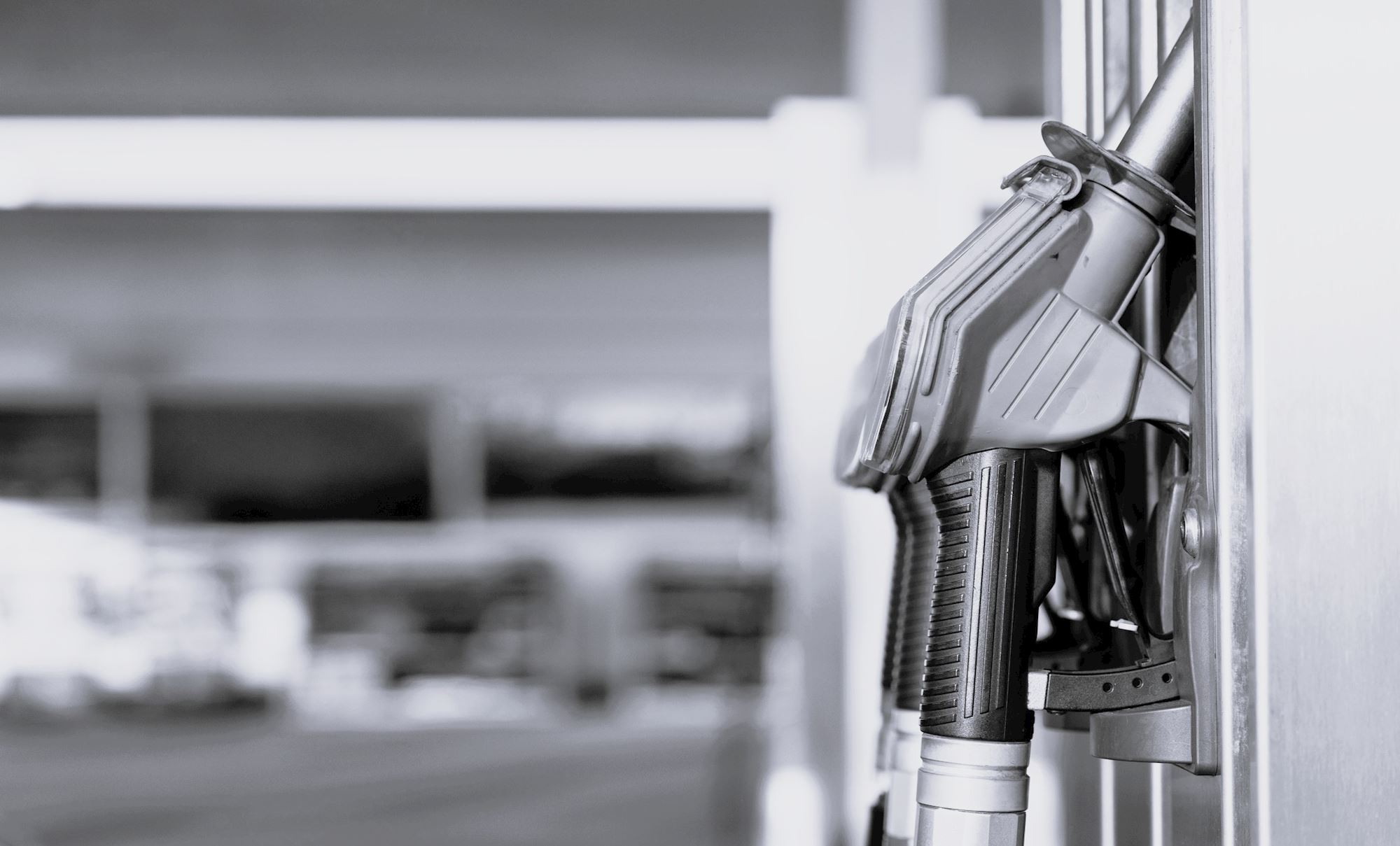 Fuel crisis driving new wave of toll and delivery scams, experts warn